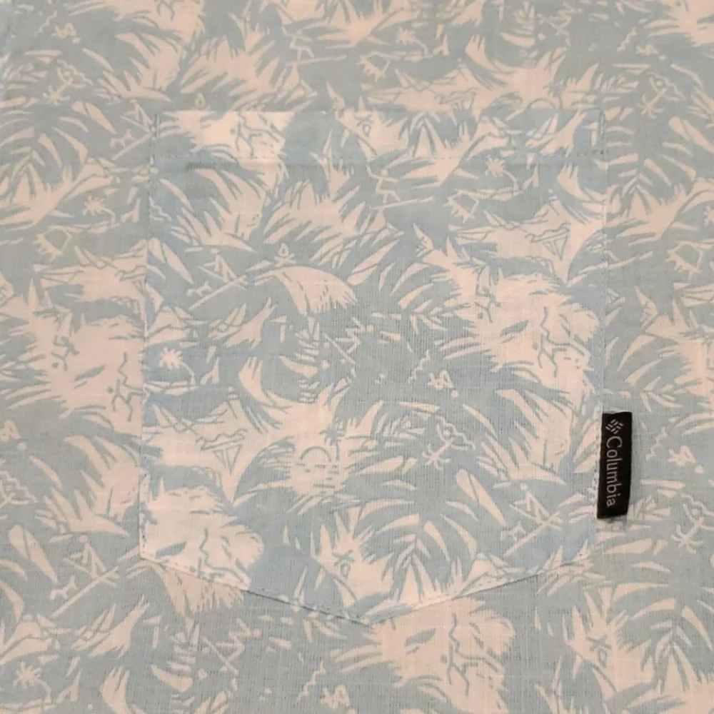 Mens Columbia leaf print button down size L